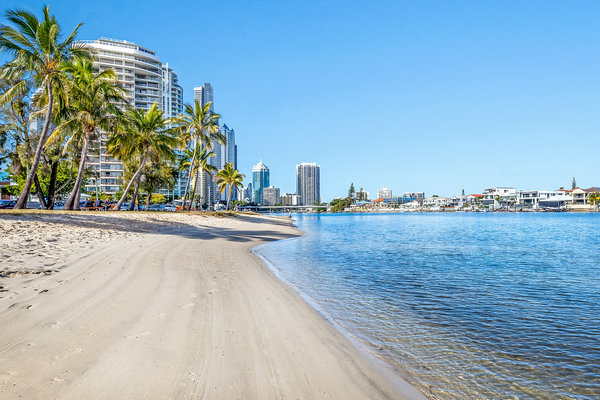 surfers paradise beach